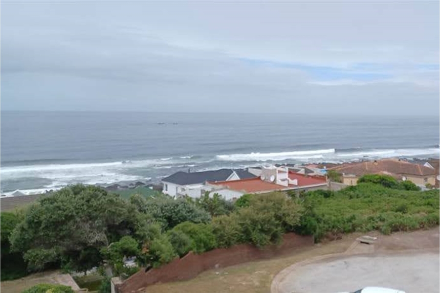 5 Bedroom Property for Sale in Beachview Eastern Cape